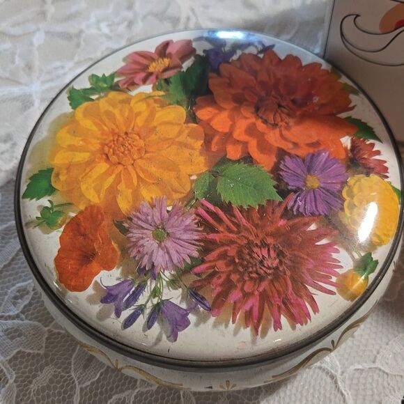 Vintage Trinket Boxs Old - Picture 3 of 17